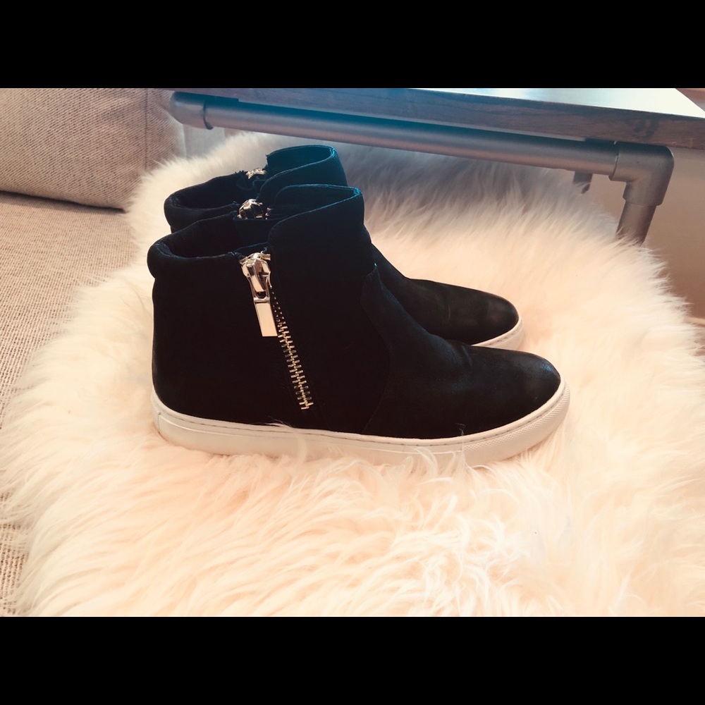 Kenneth Cole Side ZIP Kiera High Top Sneaker